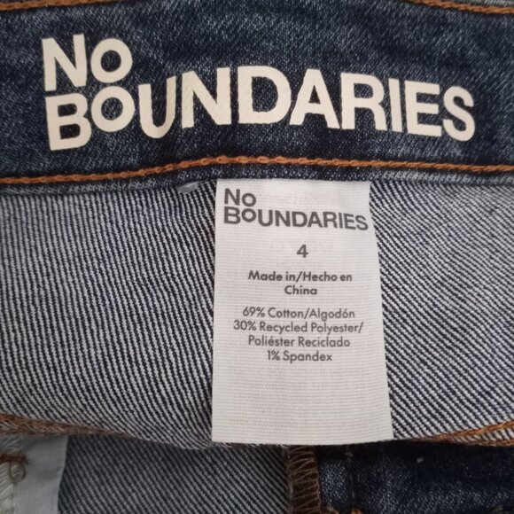 NWT No Boundaries Mid Rise Fringe Hem Denim Shorts Womens 4 Dark Wash Stretch - Picture 4 of 5